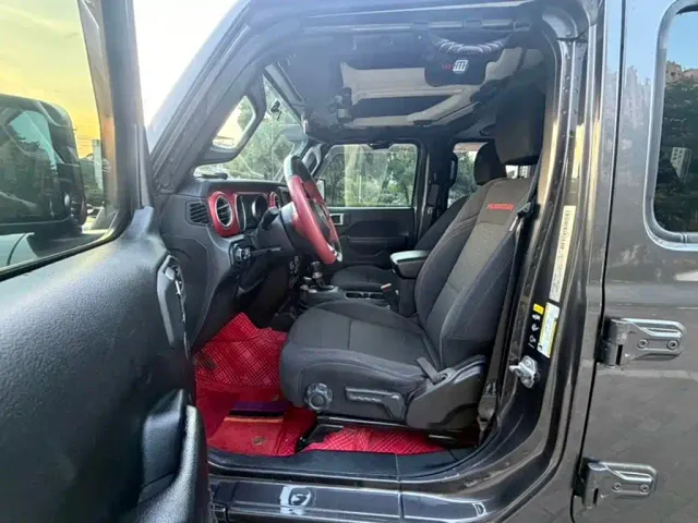 Jeep Wrangler — Фото автомобиля 9