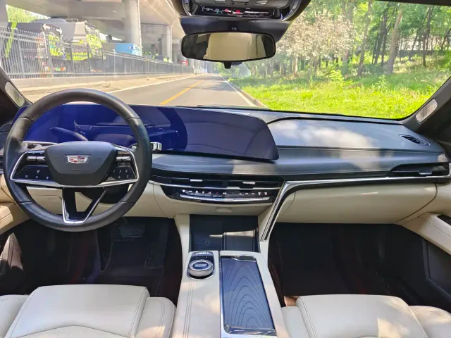 Cadillac CT6 — Фото автомобиля 11