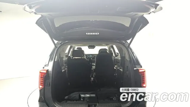 Kia Carnival Generation 4 — Фото автомобиля 20