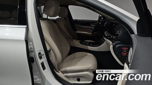 Mercedes-Benz E-Class — Фото автомобиля 10