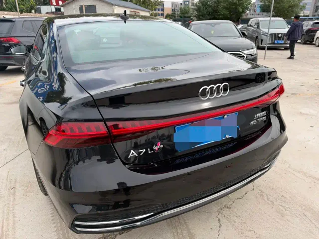 Audi A7L — Фото автомобиля 3