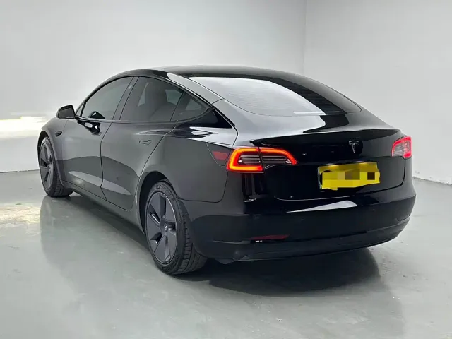 Tesla Model 3 — Фото автомобиля 7