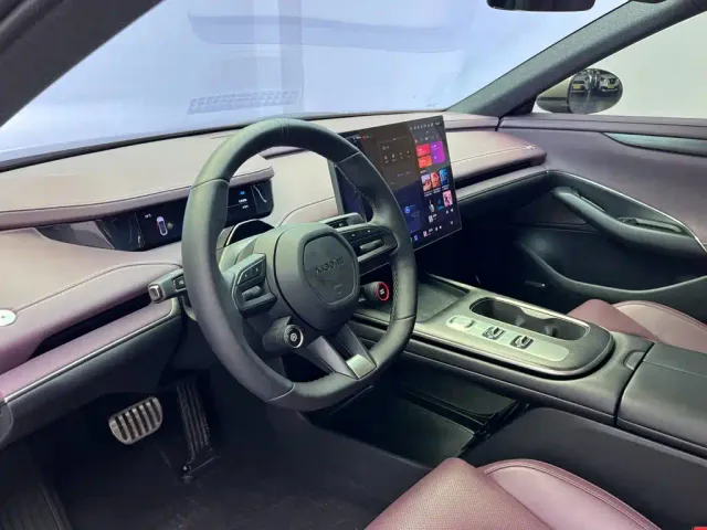 Xiaomi SU7 — Фото автомобиля 14