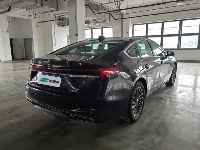 Buick LaCrosse 2025 Model 28T Platinum Edition — Фото автомобиля 5