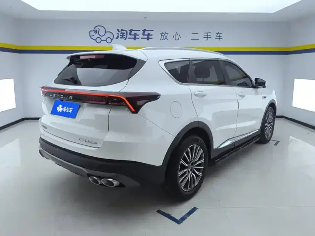 Jetour X70 Plus — Фото автомобиля 3