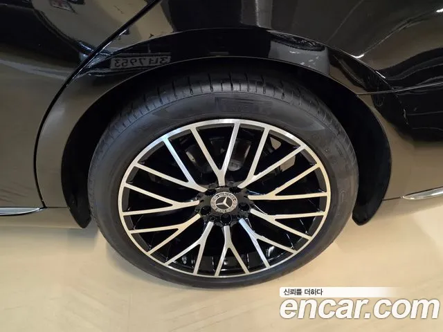 Mercedes-Benz S-Class — Фото автомобиля 16