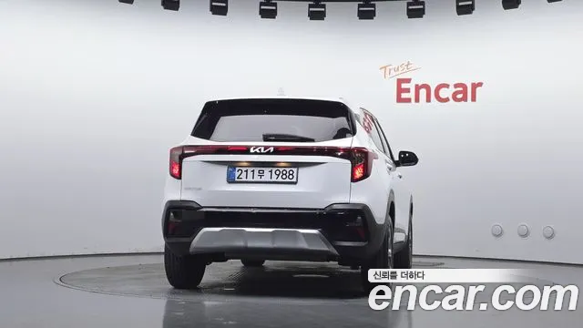 Kia Seltos — Фото автомобиля 4