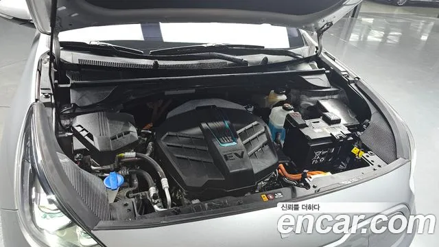Kia Niro — Фото автомобиля 9