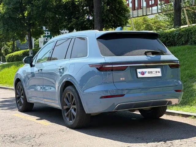 Li Auto ONE — Фото автомобиля 4