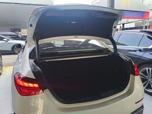 Mercedes-Benz C-Class — Фото автомобиля 18