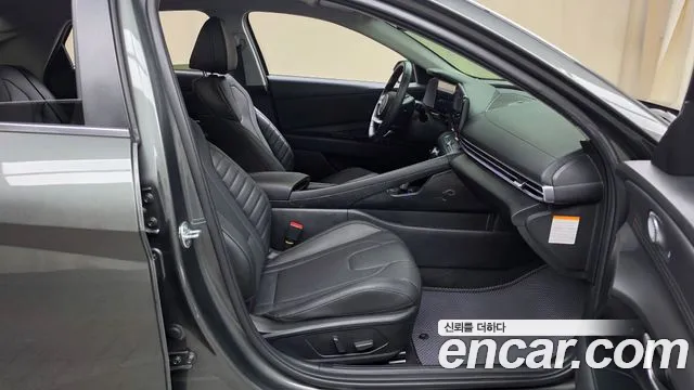 Hyundai AVANTE Inspiration — Фото автомобиля 3