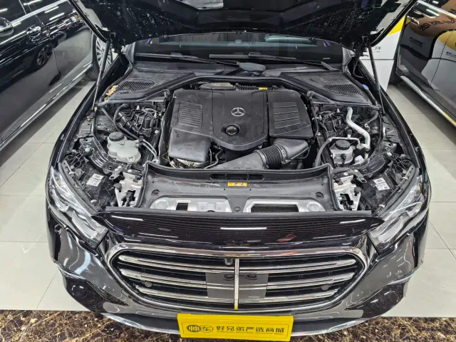 Mercedes-Benz E-Class — Фото автомобиля 13