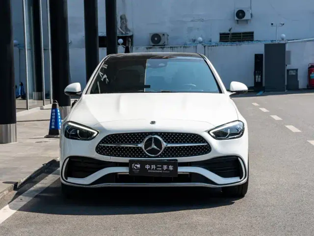 Mercedes-Benz C-Class — Фото автомобиля 3