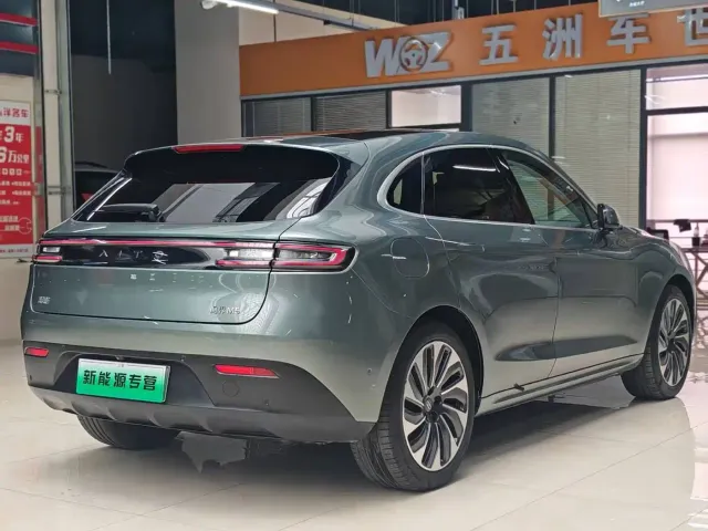 Aito M5 — Фото автомобиля 6