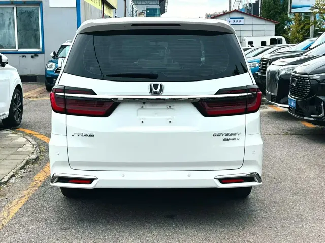 Honda Odyssey — Фото автомобиля 9