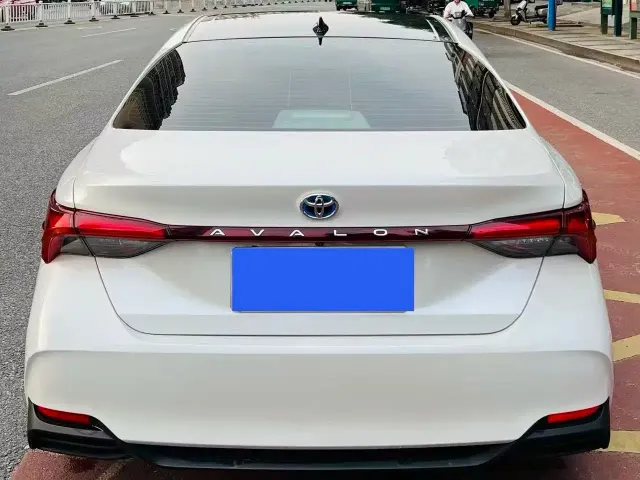 Toyota Avalon — Фото автомобиля 5