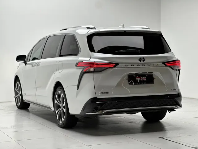 Toyota Granvia — Фото автомобиля 6