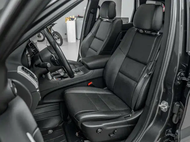 Jeep Grand Cherokee — Фото автомобиля 23