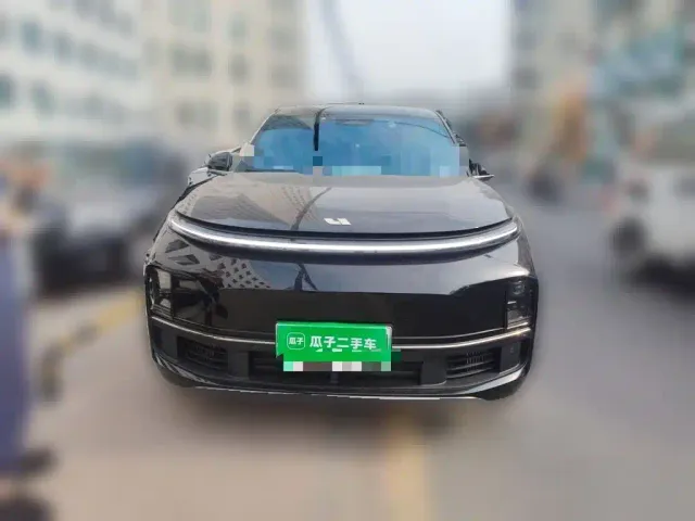Li Auto L8 — Фото автомобиля 2