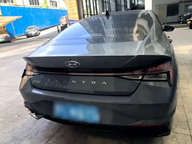 Hyundai Elantra — Фото автомобиля 5
