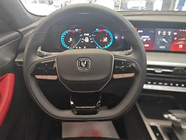 Changan CS35 Plus — Фото автомобиля 10