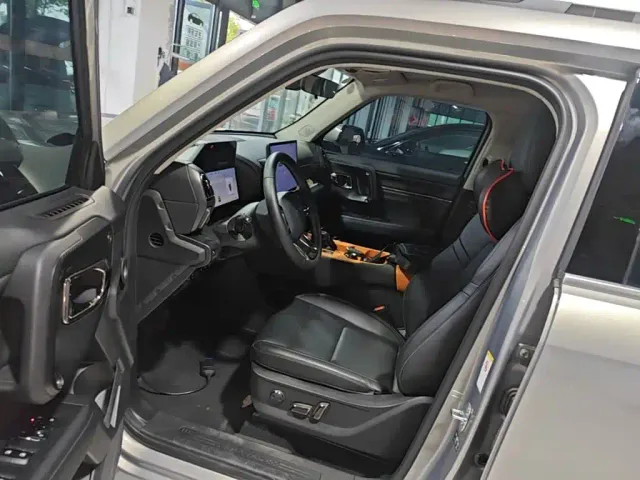 Haval Haval Second-Generation Big Dog New Energy 2023 DHT-PHEV 105km Trend Electric Edition — Фото автомобиля 14
