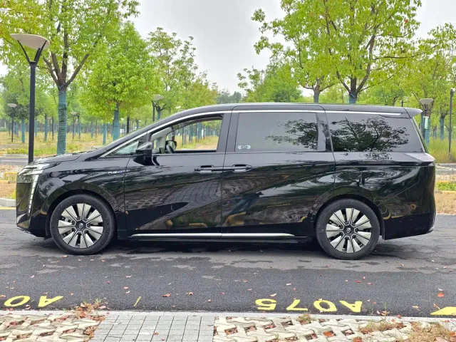 GAC Trumpchi E8 — Фото автомобиля 8