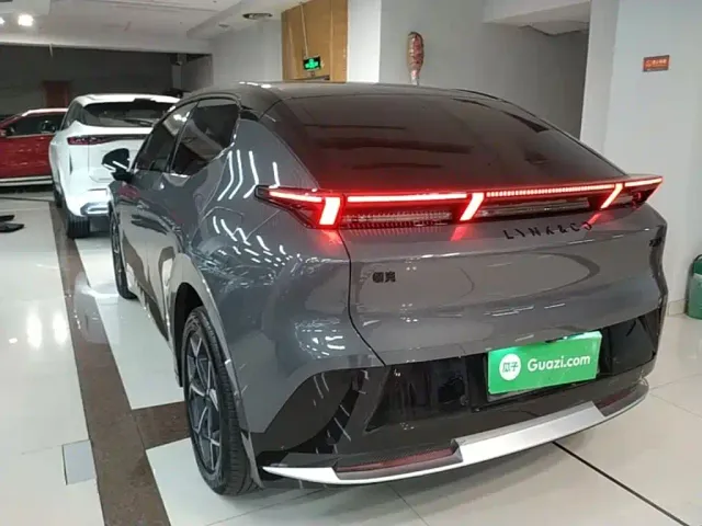 Lynk & Co Z20 — Фото автомобиля 4