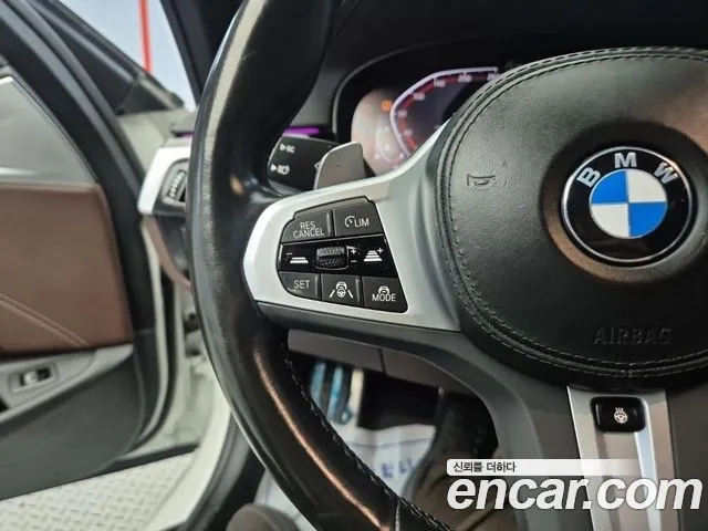 BMW 5 Series G30 — Фото автомобиля 16