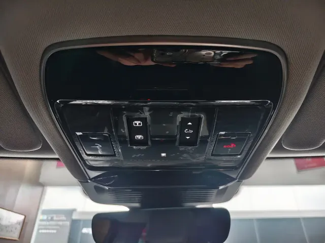 Land Rover Range Rover Sport — Фото автомобиля 13