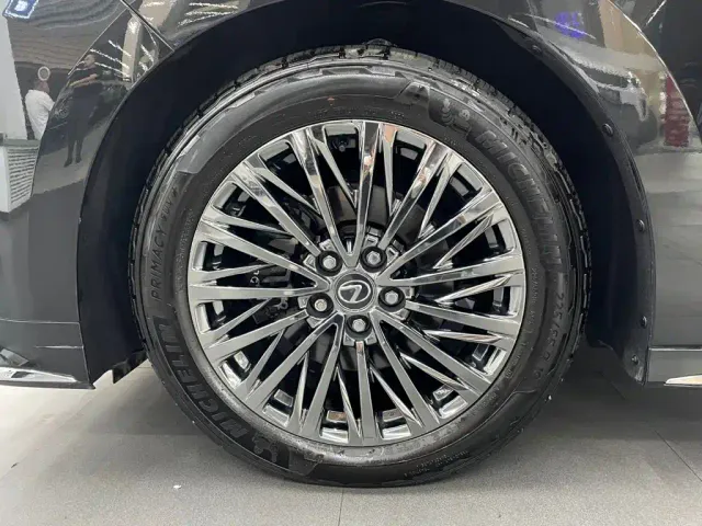 Lexus LM — Фото автомобиля 16