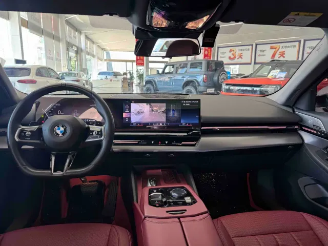 BMW 5 Series — Фото автомобиля 2