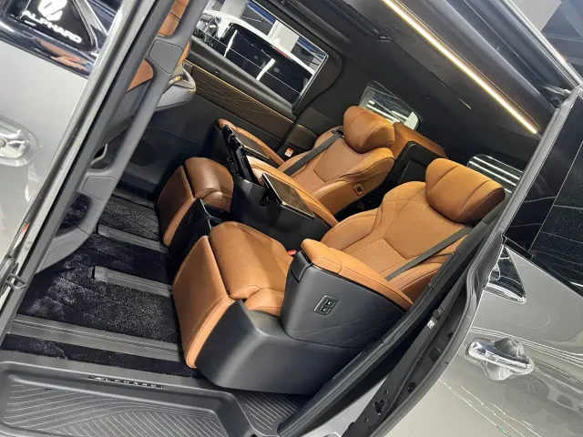Toyota Alphard — Фото автомобиля 11