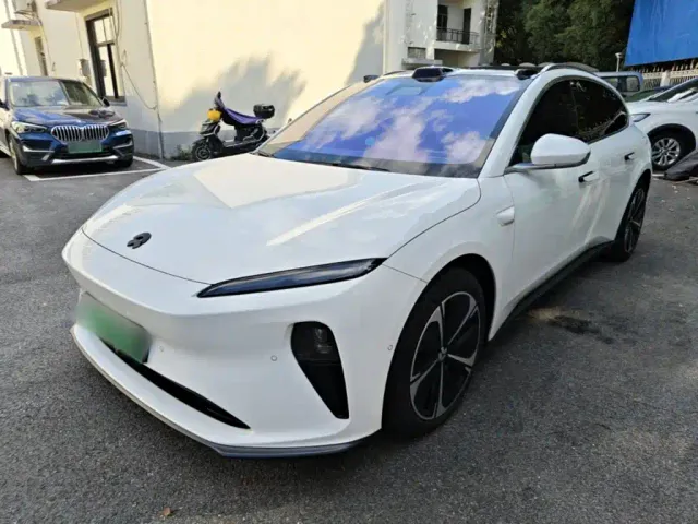 Фотография автомобиля — Nio ET5 Touring