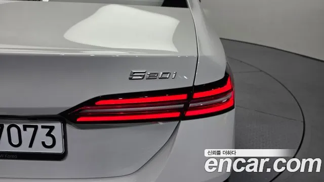 BMW 5-Series — Фото автомобиля 21