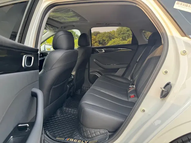 Geely Emgrand — Фото автомобиля 10
