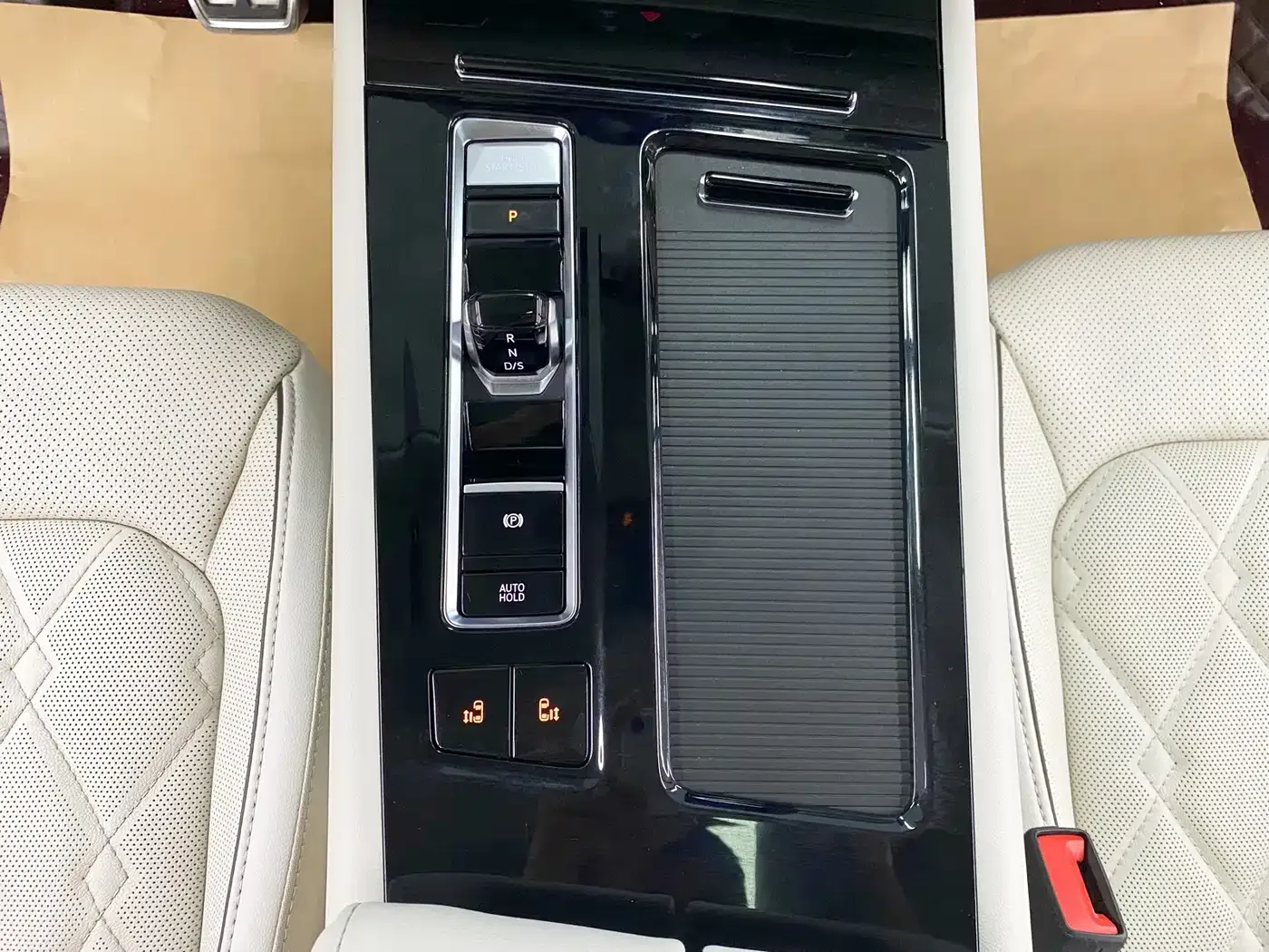 Volkswagen Viloran 2022 380TSI Premium Edition — Фото автомобиля 17