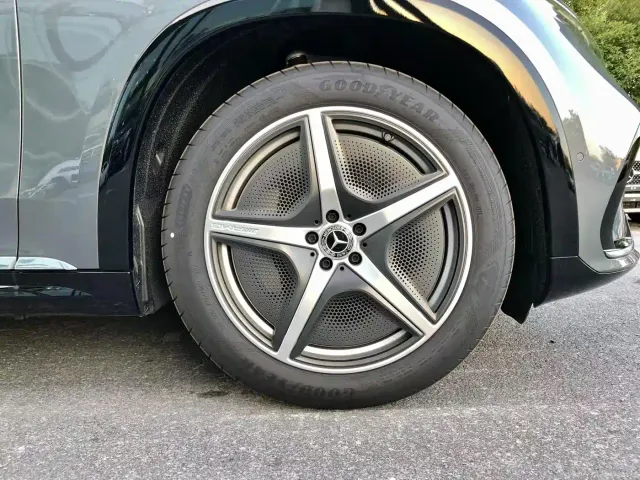 Mercedes-Benz EQS SUV — Фото автомобиля 11