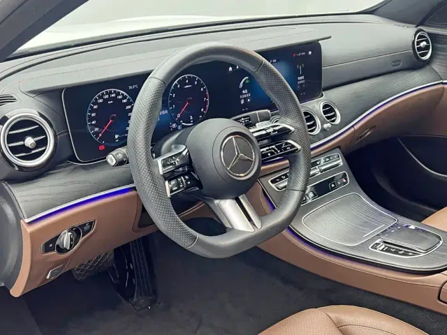 Mercedes-Benz E-Class — Фото автомобиля 13