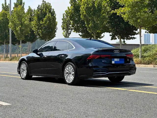 Audi A7L — Фото автомобиля 3