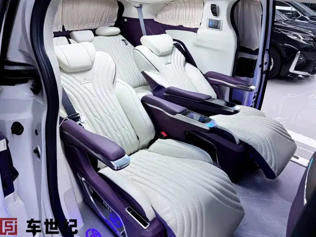 Toyota Sienna — Фото автомобиля 7