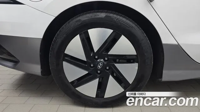 Hyundai Ioniq 6 — Фото автомобиля 5