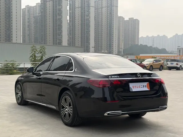 Mercedes-Benz E-Class — Фото автомобиля 7