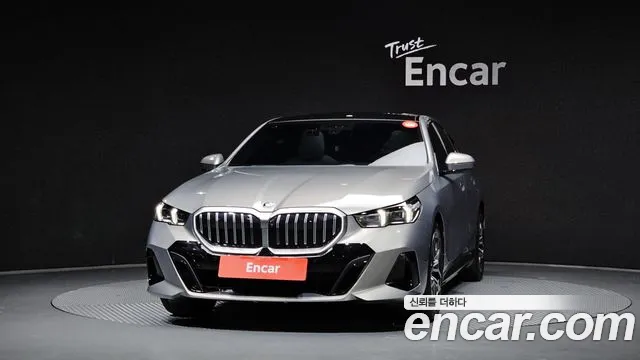 BMW 5 Series G60 — Фото автомобиля 3