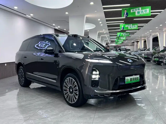 Nio ES8 — Фото автомобиля 3