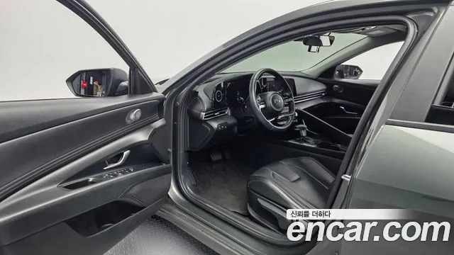 Hyundai Avante CN7 — Фото автомобиля 9