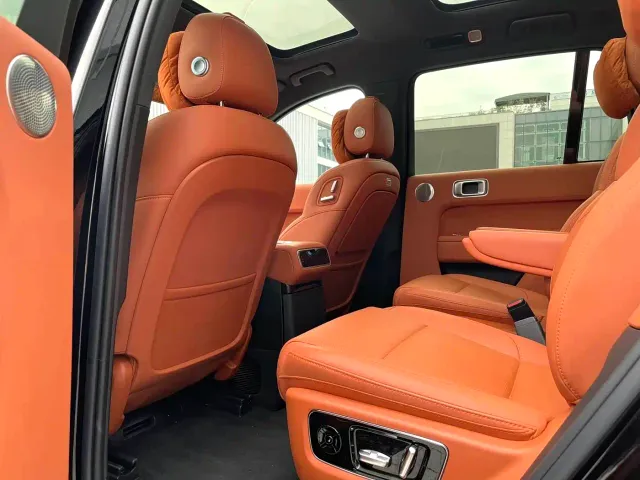 Li Auto L8 — Фото автомобиля 6