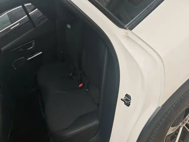 Mercedes-Benz EQE SUV — Фото автомобиля 16