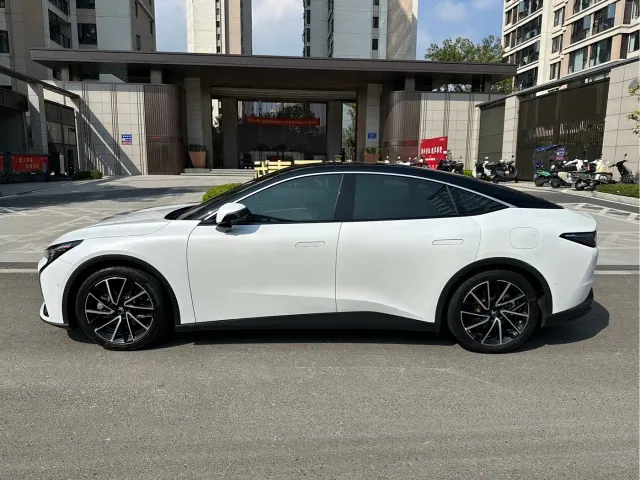 Arcfox Alpha S5 — Фото автомобиля 3