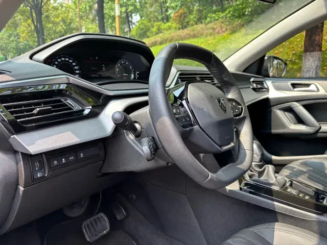 Peugeot 408 — Фото автомобиля 10